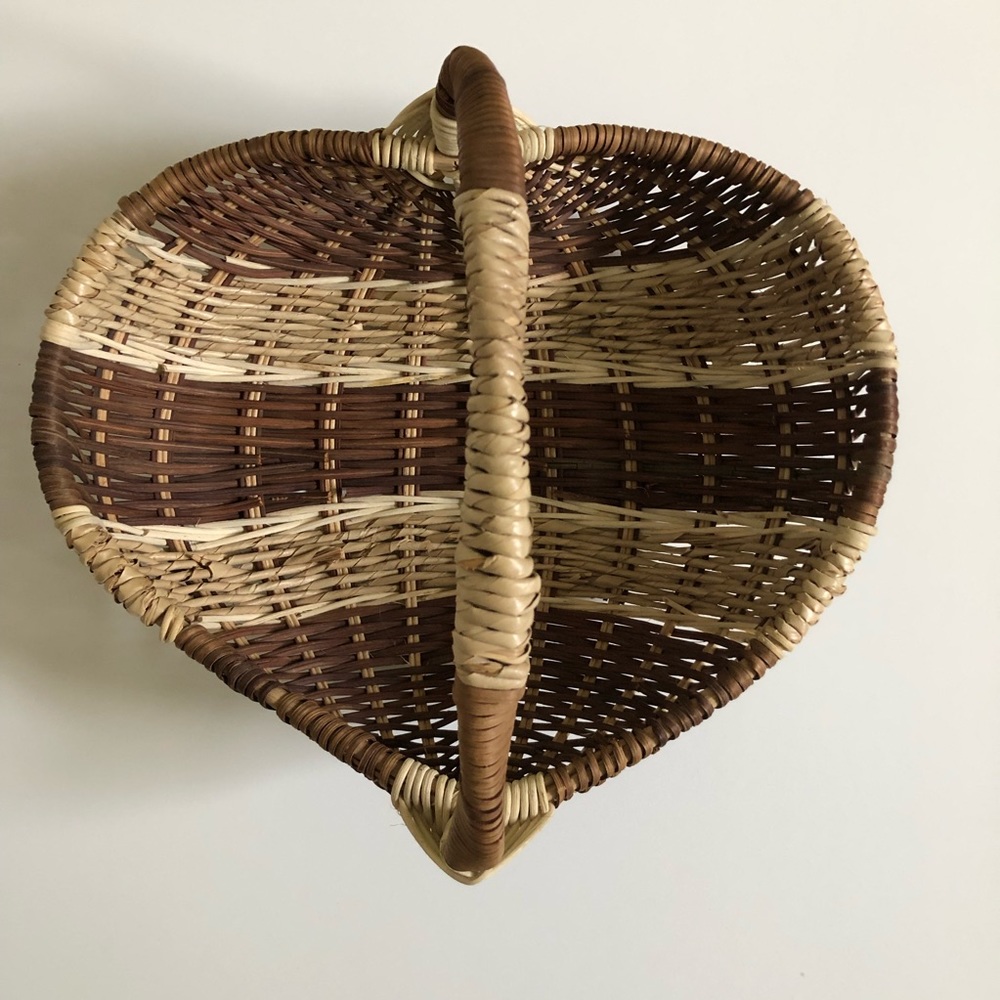 Wicker Basket Heart Shaped Woven Multi Tone Handle Brown Beige Tan Cream Natural